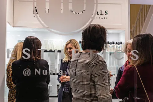 6 - No.72 The Gallery