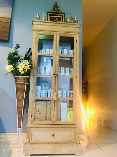 5 - NORTH CAIRNS BARBER SHOP