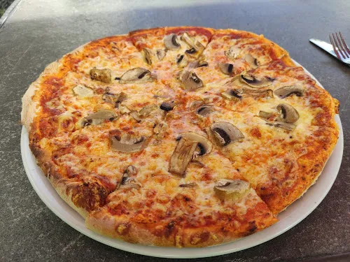 3 - NUR Kebab & Pizza