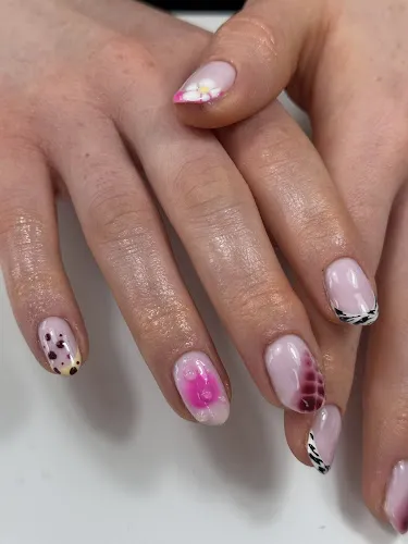 3 - Oak House - Beauty & Wellbeing