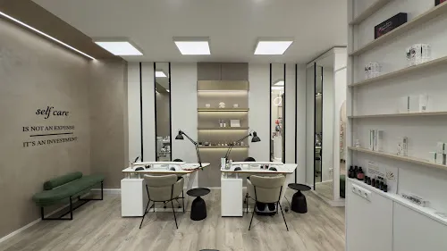 2 - Ohlala Beauty Bar