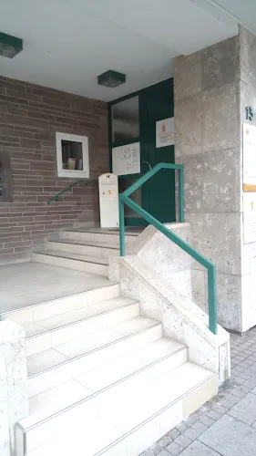 5 - Olga Gavrilenko Fachärztin für Neurologie / Akupunktur / Ästhetische Medizin / Dr. Hedvig Szabo Fachärztin für Neurologie