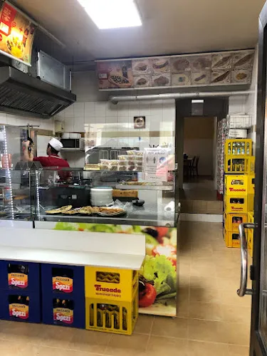 2 - OLIVA Food Münchner Freiheit