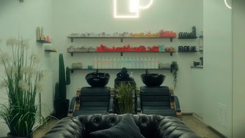 4 - OMORFIA - Das Haarstudio