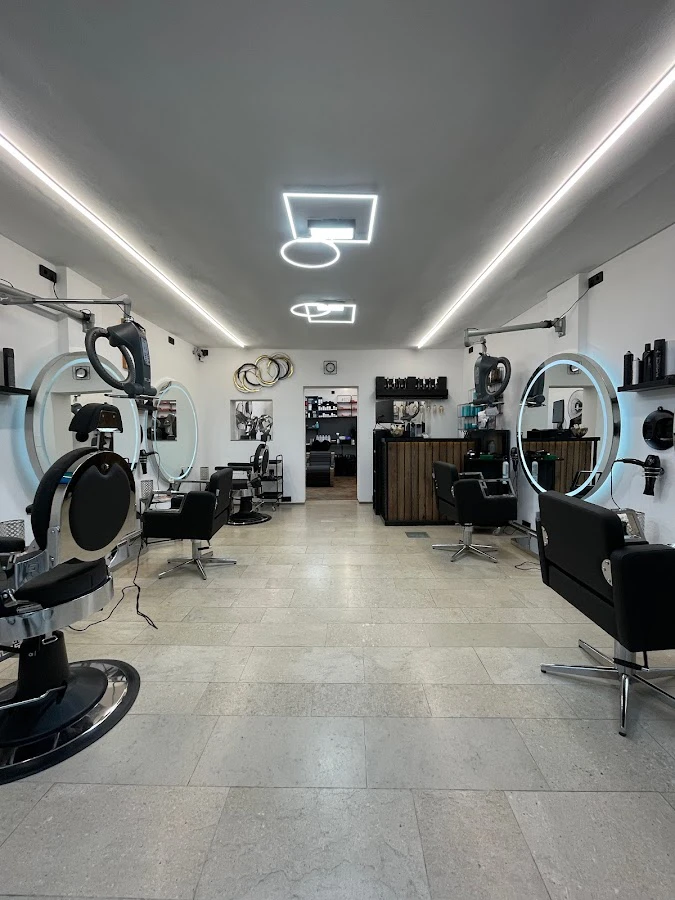 1 - OMORFIA - Das Haarstudio