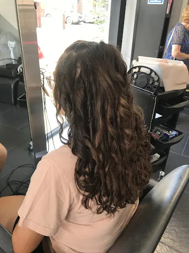 2 - One Eleven Hair Kathryn’ infos