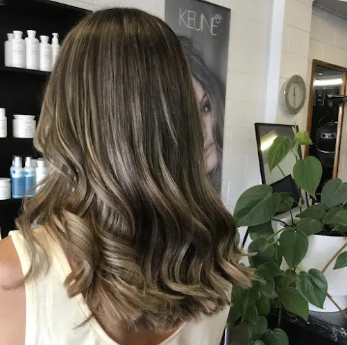 7 - Only Nails & Beauty