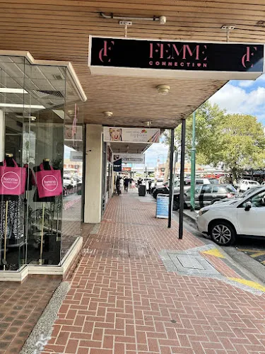 4 - Original Cuts and Colours - Arena Shopping Centre