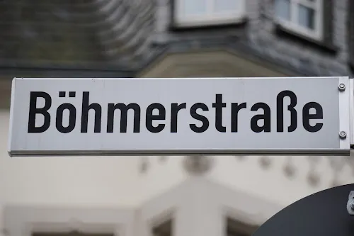 1 - Orthopädische Facharztpraxis Dr. med. Daniel Franzen und Dr. med. Daniel Weisenstein