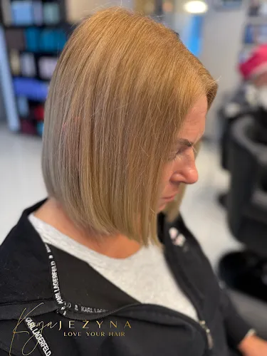 2 - Oscar Hair Studio