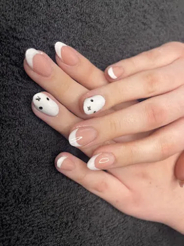 8 - Ozzee Nails & Spa