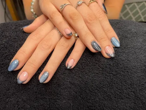 5 - Ozzee Nails & Spa