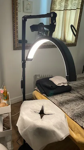 6 - Pam’s Little Beauty Room