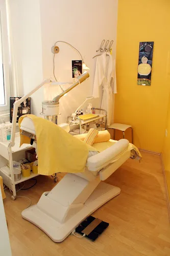 4 - Papillon Nails & Beauty