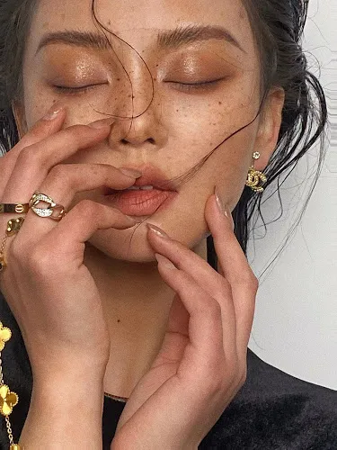 3 - Parastesh Mahnaz