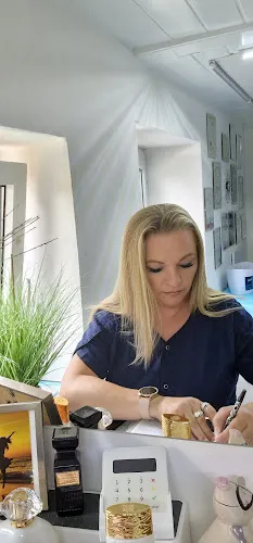 2 - Parfümerie Flair