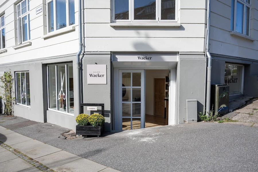 1 - Pari Frisør V/jahan Azizi