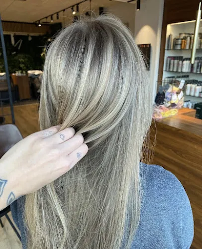 8 - Pari Frisør V/jahan Azizi