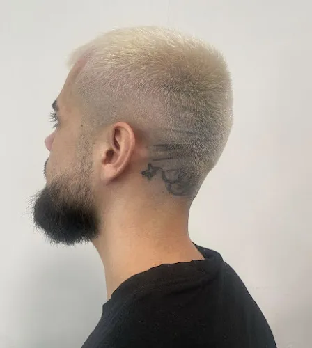 6 - Pari Frisør V/jahan Azizi