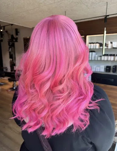 2 - Pari Frisør V/jahan Azizi