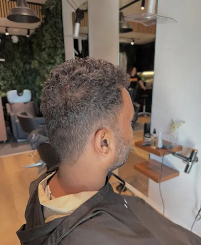 5 - Pari Frisør V/jahan Azizi