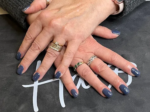 4 - Paul Smiths Hair Company