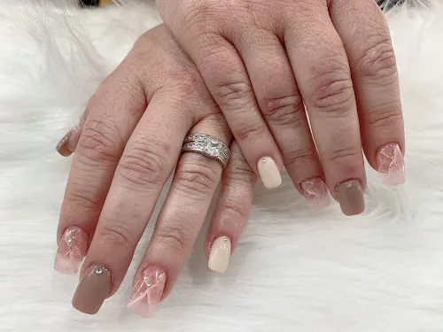 4 - Pebees Hair Design