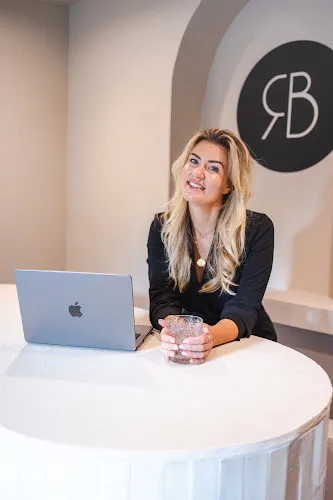 5 - Pedicure en Manicure Christel de Poorter