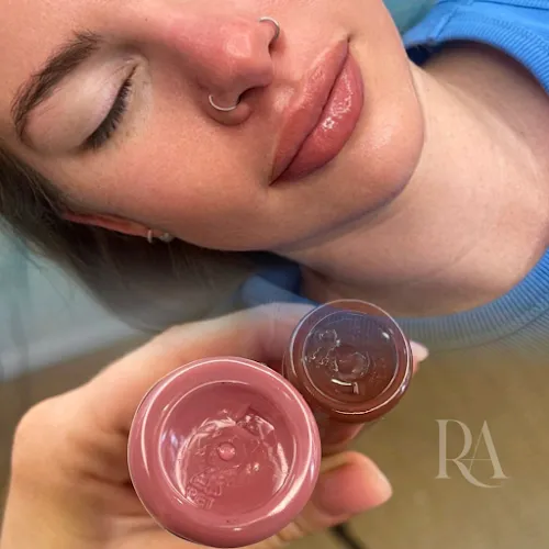 4 - Perfect Nails and Beauty