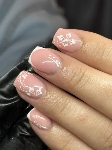 7 - Perfect Nails & Beauty