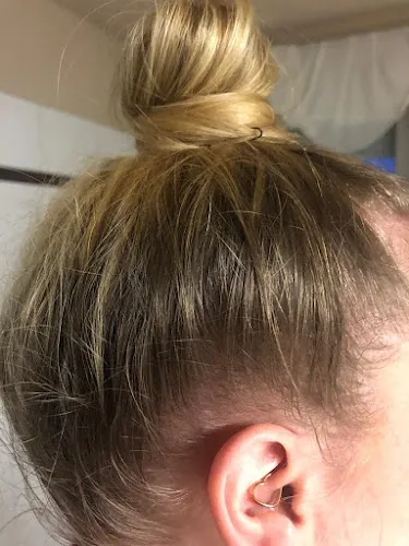 7 - Phoenix Barbershop & Damen Salon