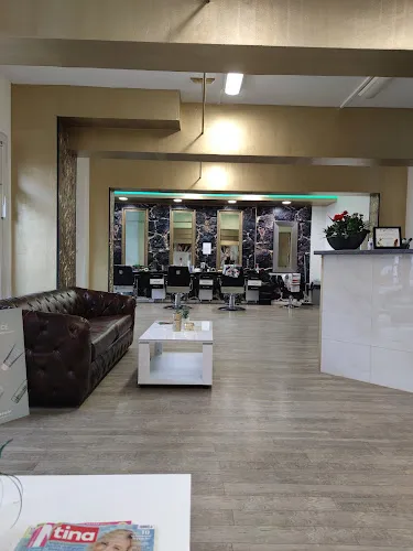 2 - Phoenix Barbershop & Damen Salon