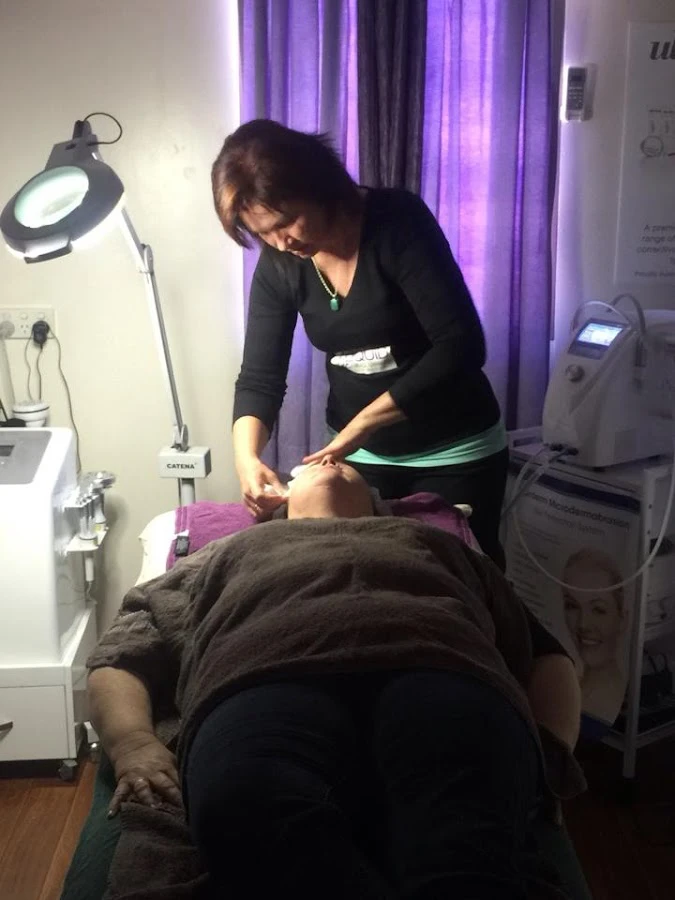 1 - Phoenix Hair Studio