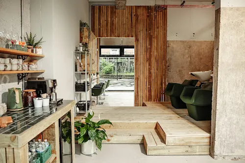 4 - Planet Hair & Beauty