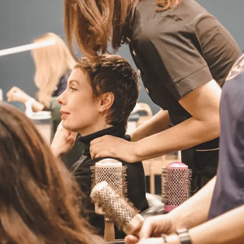 2 - Platinum Beauty Salon