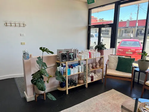 3 - Platinum Hair Bathurst