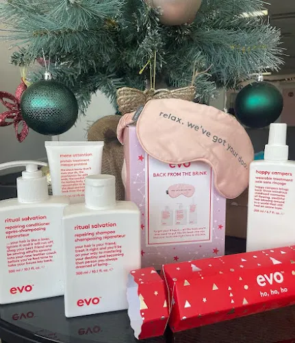 8 - Platinum Hair Bathurst