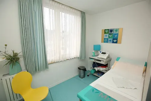 2 - Pneumologie & Schlafmedizin Bonn - Yakup Yakin (angest.), Dr. T. Ginko (angest.), Dr. A.H. Bayarassou (Praxisinh.)