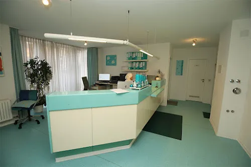 3 - Pneumologie & Schlafmedizin Bonn - Yakup Yakin (angest.), Dr. T. Ginko (angest.), Dr. A.H. Bayarassou (Praxisinh.)