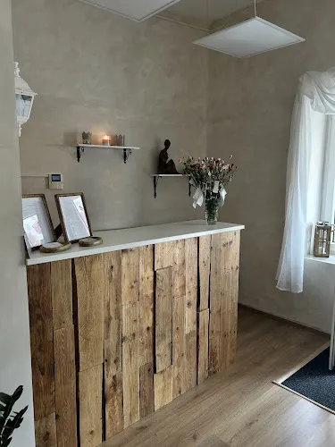 2 - Pánské kadeřnictví a damske