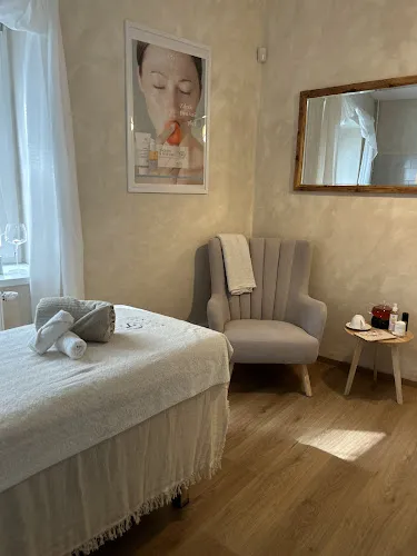 4 - Pánské kadeřnictví a damske