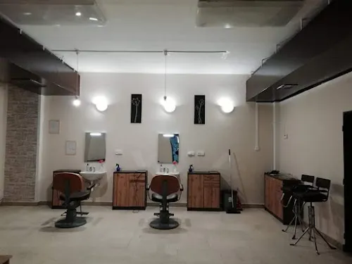 4 - Pánské kadeřnictví Luna