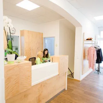 2 - Poli Praxis München Mitte - Dr. med. Romylos Siniossoglou