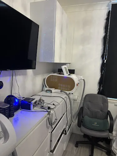 4 - Polish Nail Salon