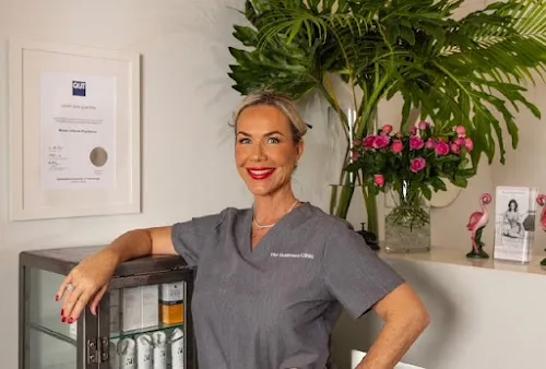 7 - Polishd Beautique Crestwood