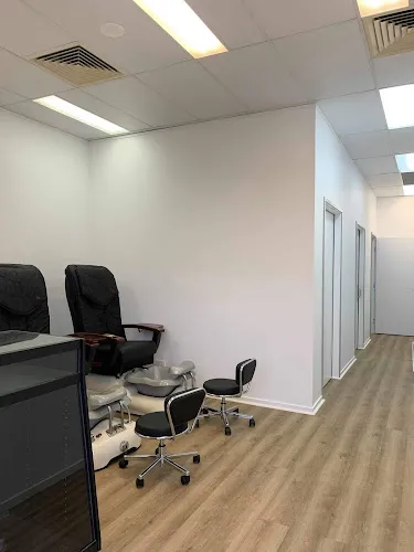 6 - Pomstar Hair Salon