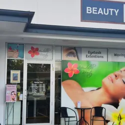 7 - Pomstar Hair Salon