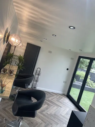 3 - Poppins Ladies Hair Salon