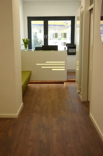 6 - Praxis Dr. med. Darius Umlas