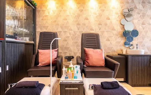 4 - Pretty Nails Edgware